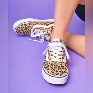 Van’s Ward Lace Up Leopard Sneakers